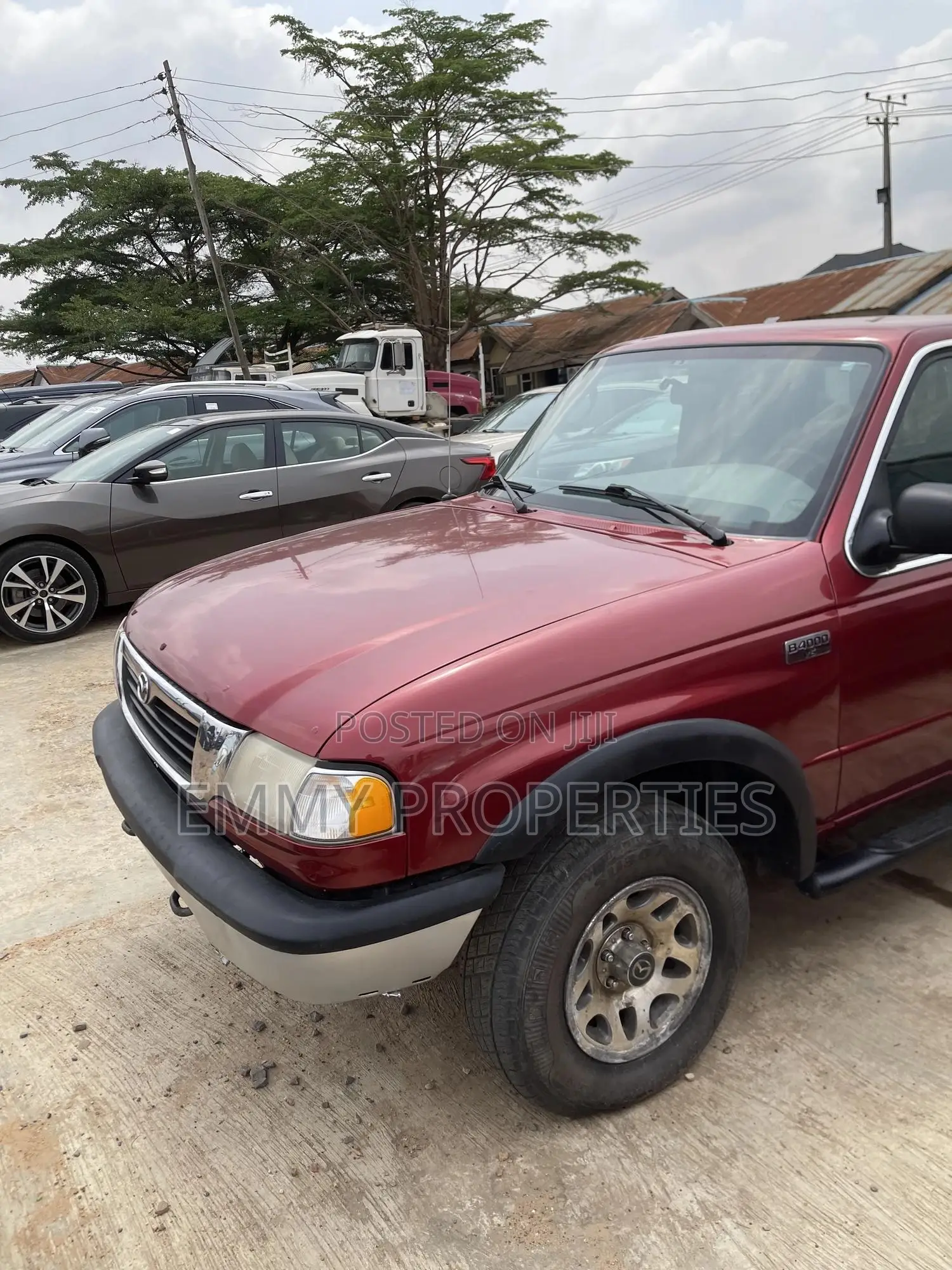 Mazda B-series 2000 Red