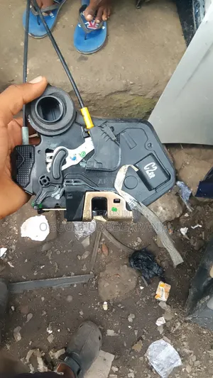 Door Catch for Toyota Corolla 2005