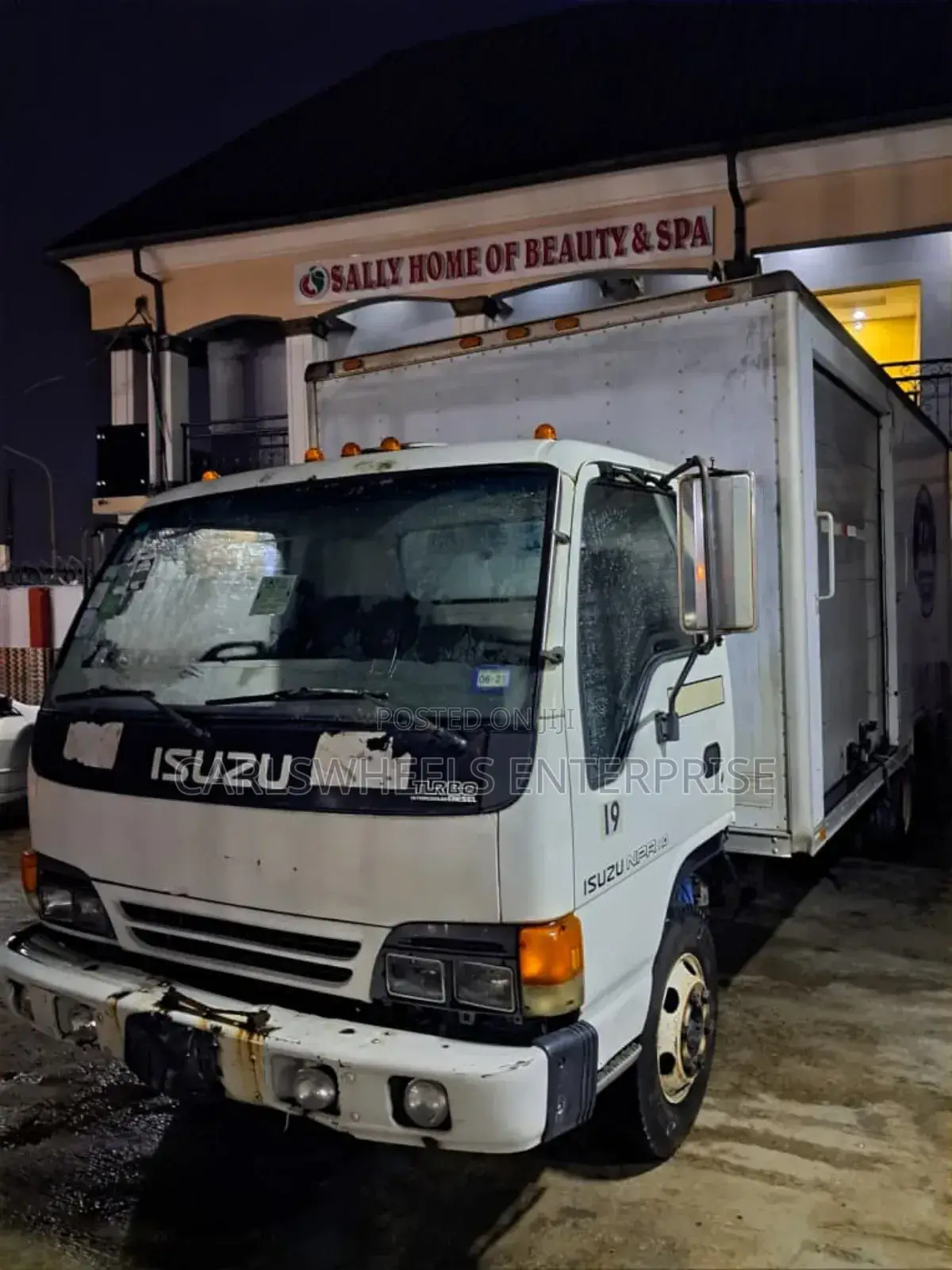 Fairly Used 2005 Isuzu Truck