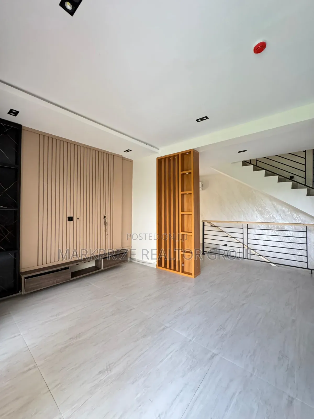 4bdrm Duplex in Obanikoro Maryland for sale