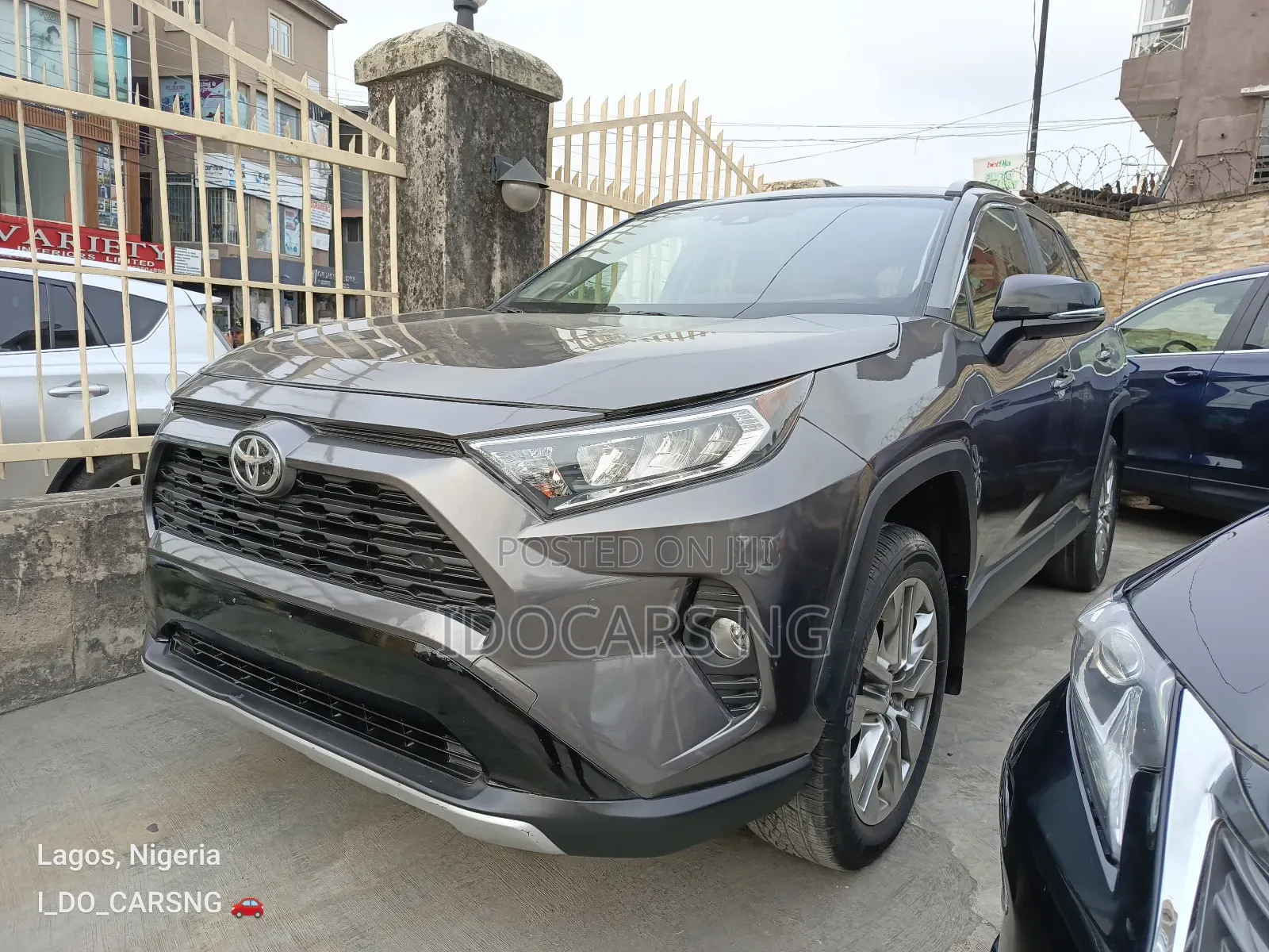 Toyota RAV4 Limited AWD 2020 Gray