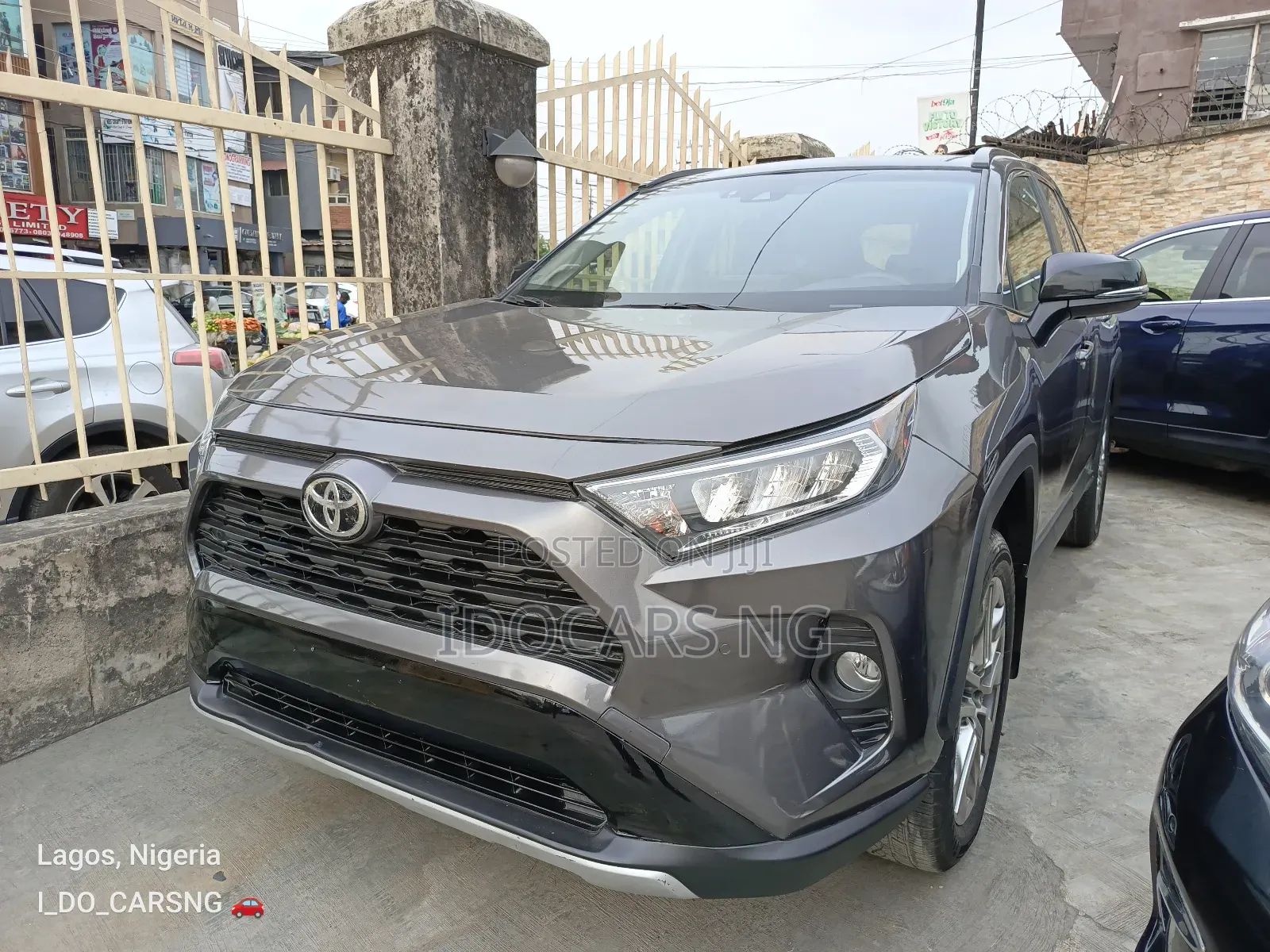 Toyota RAV4 Limited AWD 2020 Gray