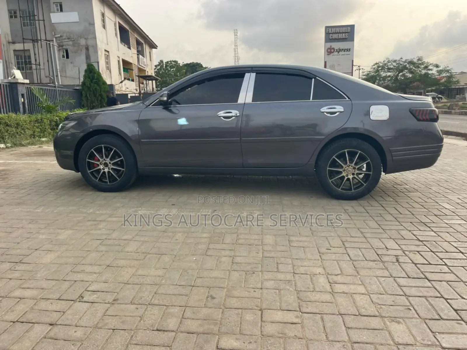 Toyota Camry XLE 4dr Sedan (2.4 4cyl 5A) 2008 Gray