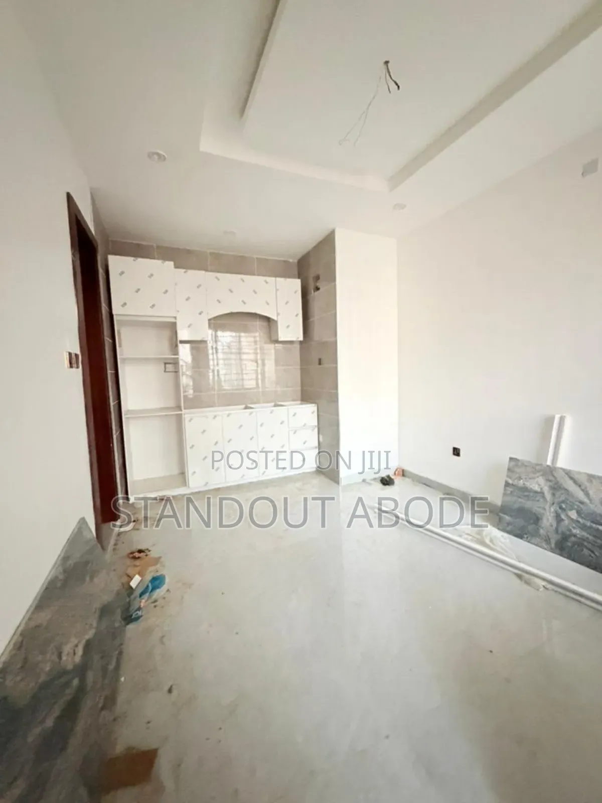 2bdrm Apartment in In An Estate, Surulere for sale