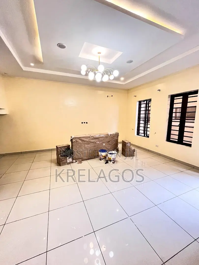4bdrm Duplex in Ikota for sale
