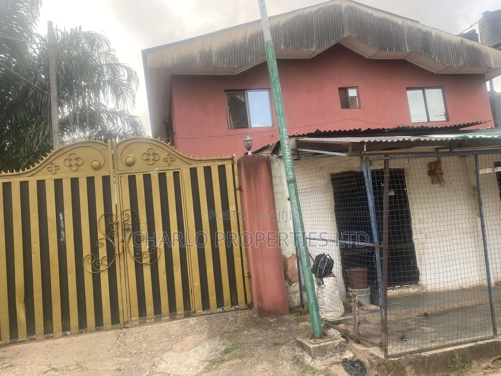 12bdrm Block of Flats in Benin City for sale