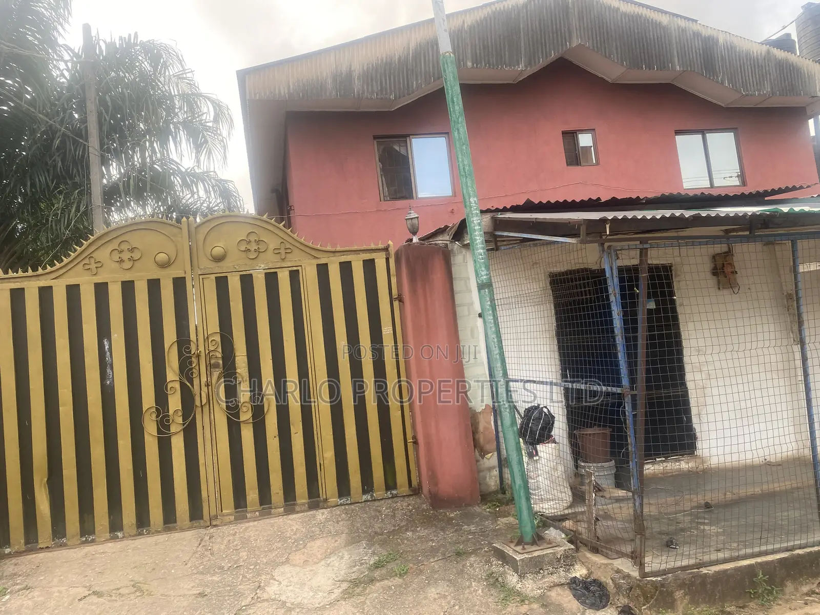 12bdrm Block of Flats in Benin City for sale