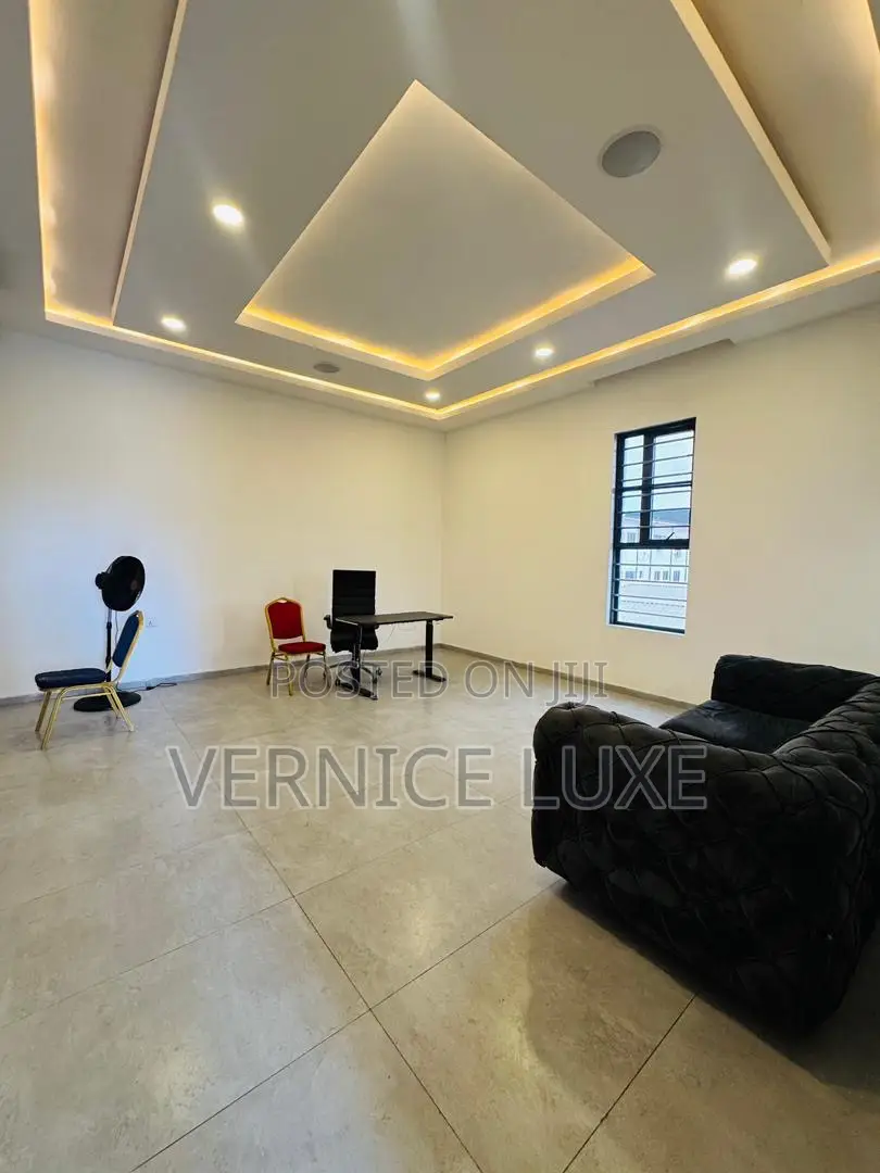 4bdrm Duplex in Lekki Phase 1 for rent