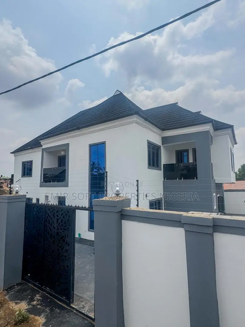 6bdrm Duplex in CHallenge / Ibadan for sale
