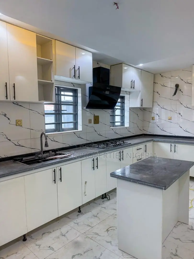 6bdrm Duplex in CHallenge / Ibadan for sale