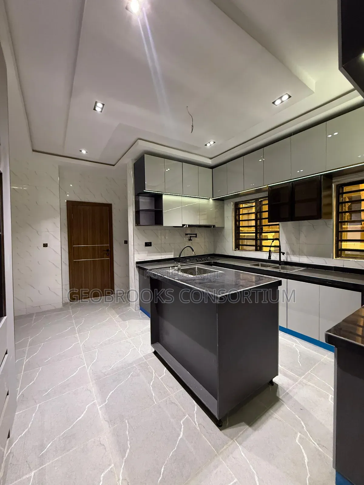 4bdrm Duplex in Carlton Gate Estate, Akobo for sale