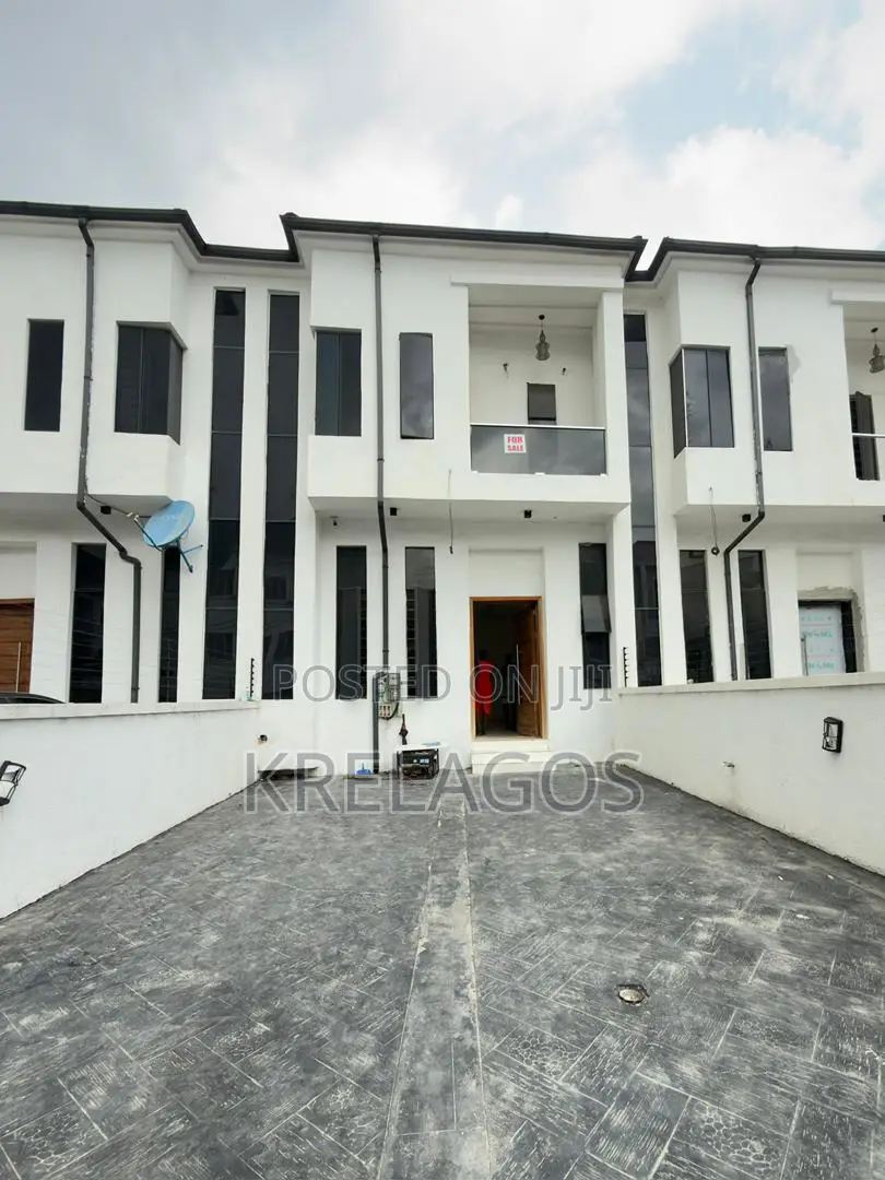 4bdrm Duplex in Ikota for sale