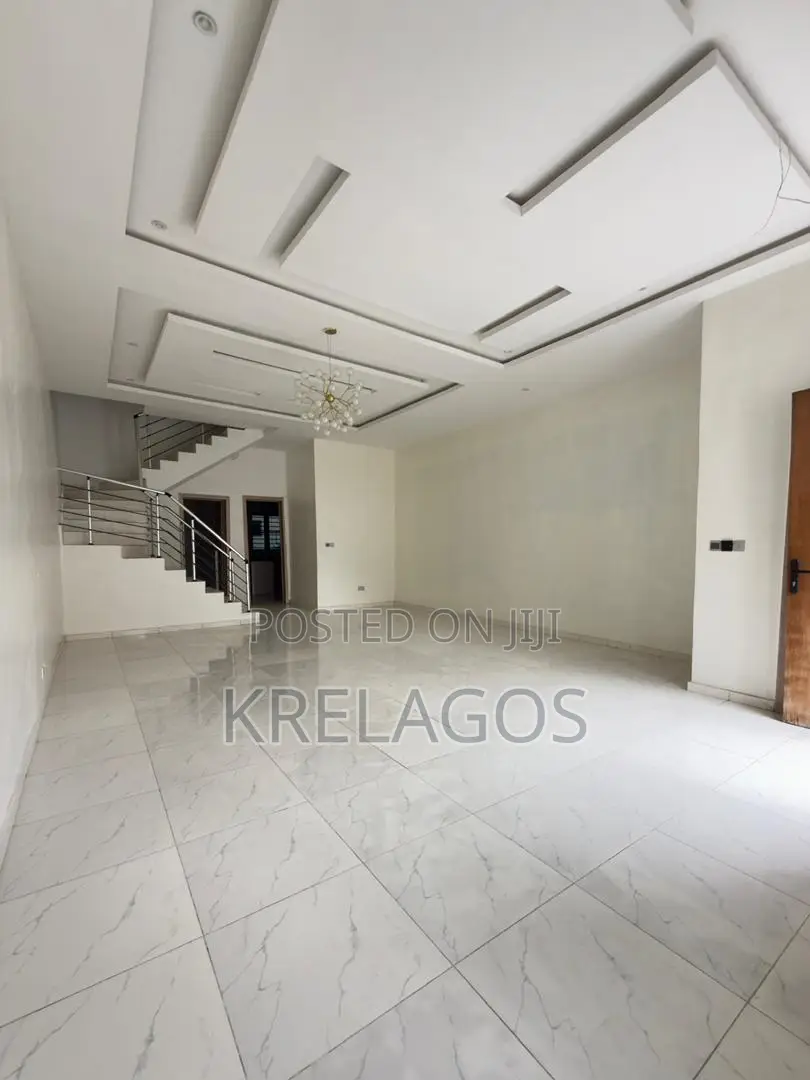 4bdrm Duplex in Ikota for sale