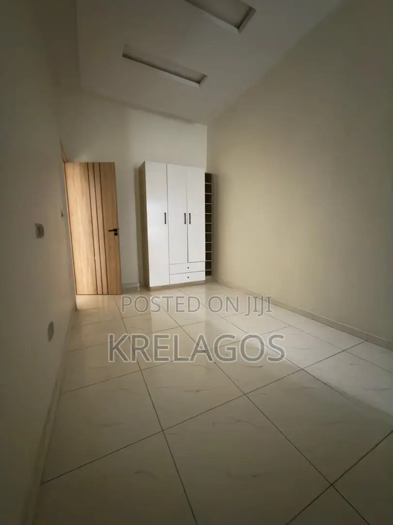 4bdrm Duplex in Ikota for sale
