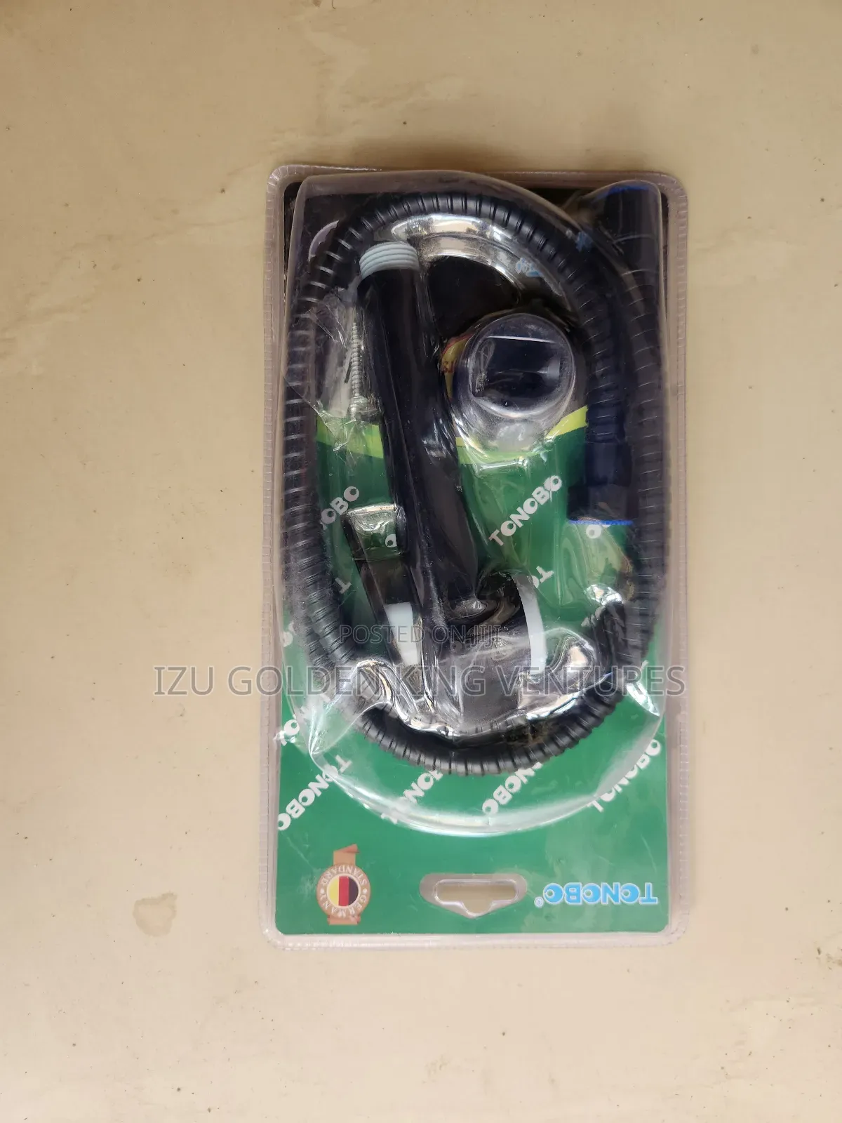 Black Tonobo Pressing Shower