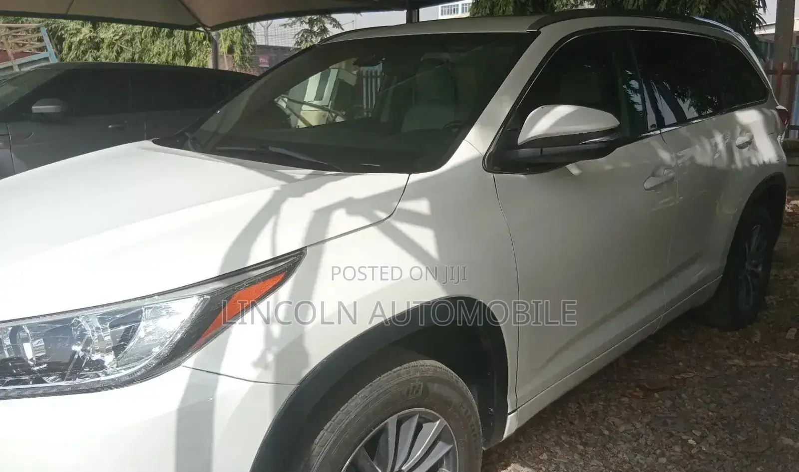 Toyota Highlander XLE 4x4 V6 (3.5L 6cyl 8A) 2018 Off white