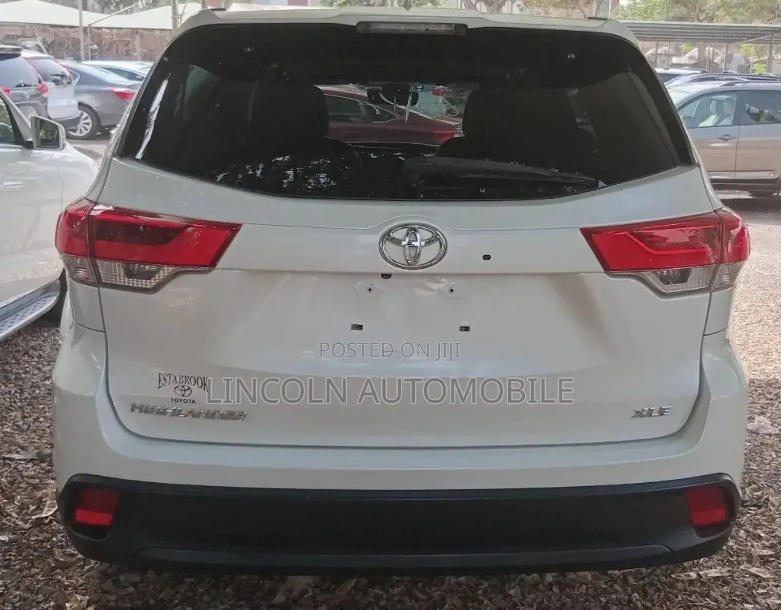 Toyota Highlander XLE 4x4 V6 (3.5L 6cyl 8A) 2018 Off white