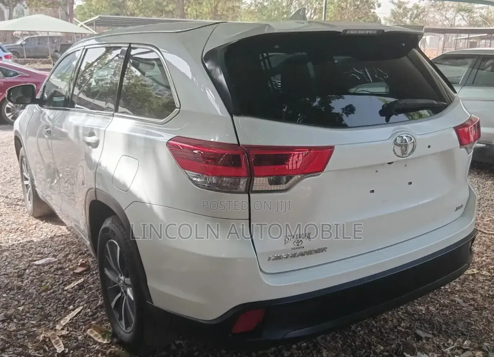Toyota Highlander XLE 4x4 V6 (3.5L 6cyl 8A) 2018 Off white