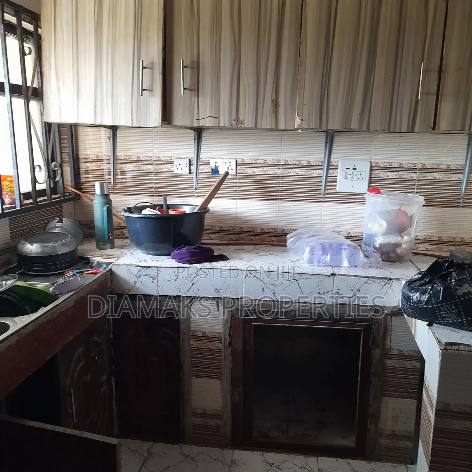4bdrm Bungalow in Kadara Estate, Igbogbo for sale