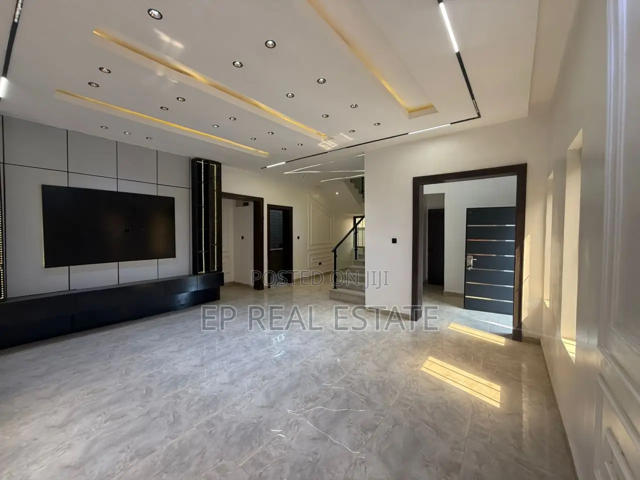 4bdrm Duplex in Gaduwa for sale