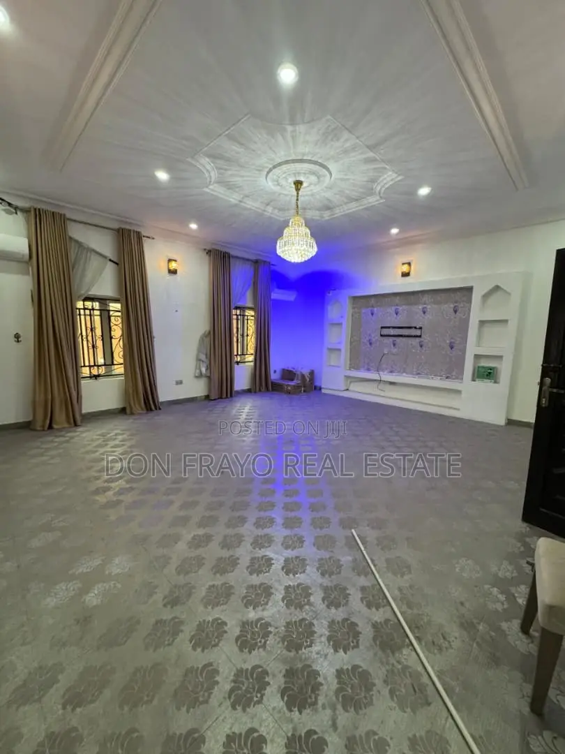 5bdrm Duplex in Kolapo Ishola Gra, Akobo for rent