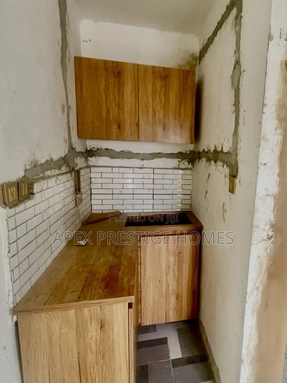 Studio Apartment in Owodunni Street, Yaba for sale