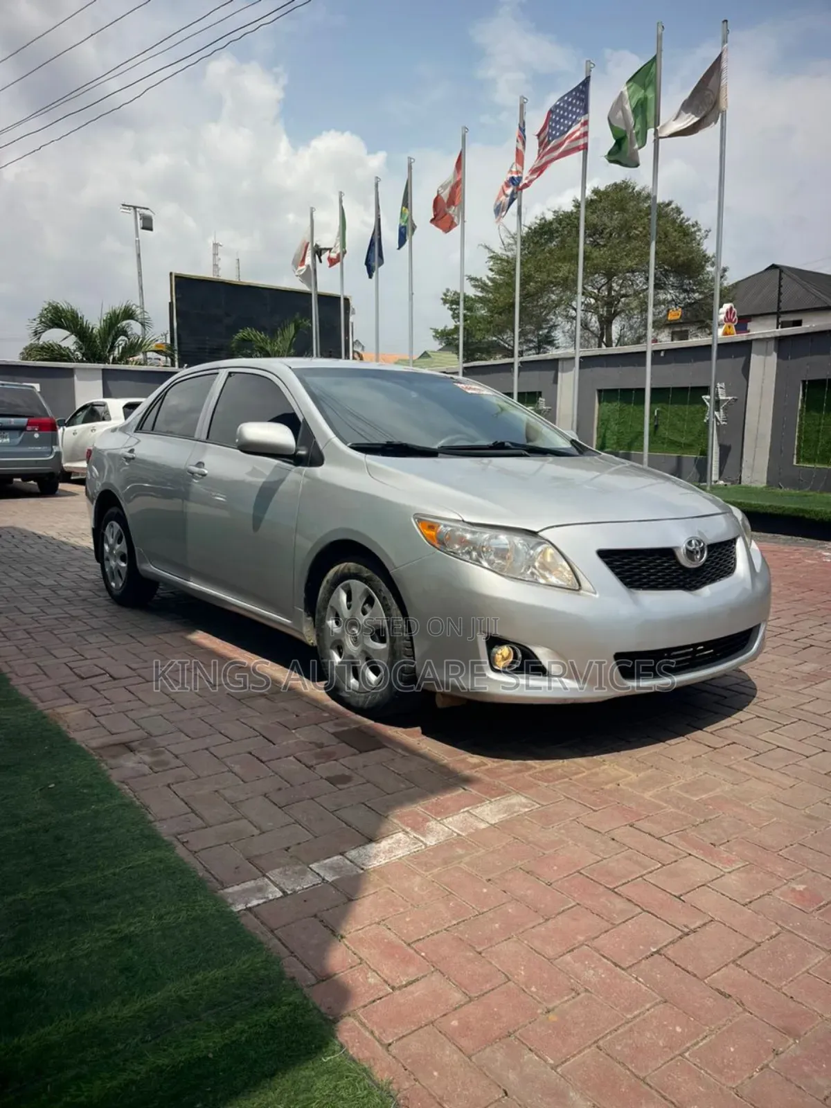 Toyota Corolla LE 4dr Sedan (1.8L 4cyl 4A) 2010 Silver