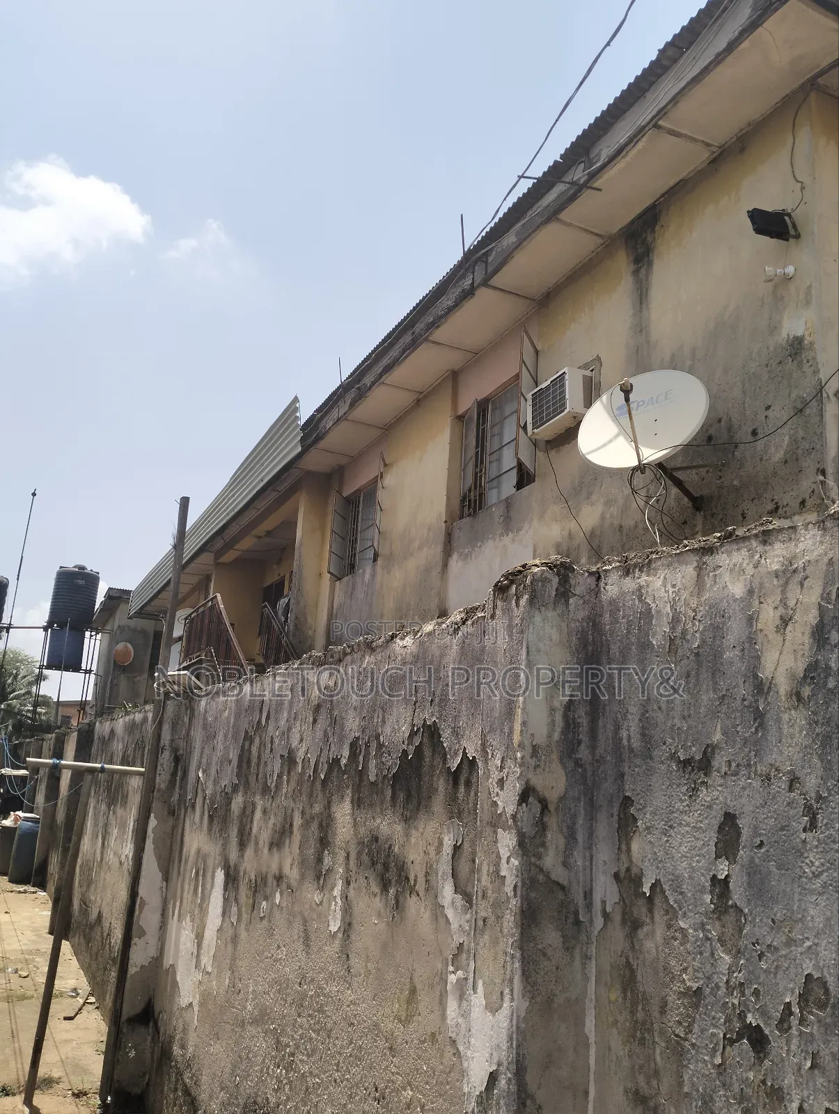 3bdrm Block of Flats in Ejigbo Lagos, Orilowo for sale