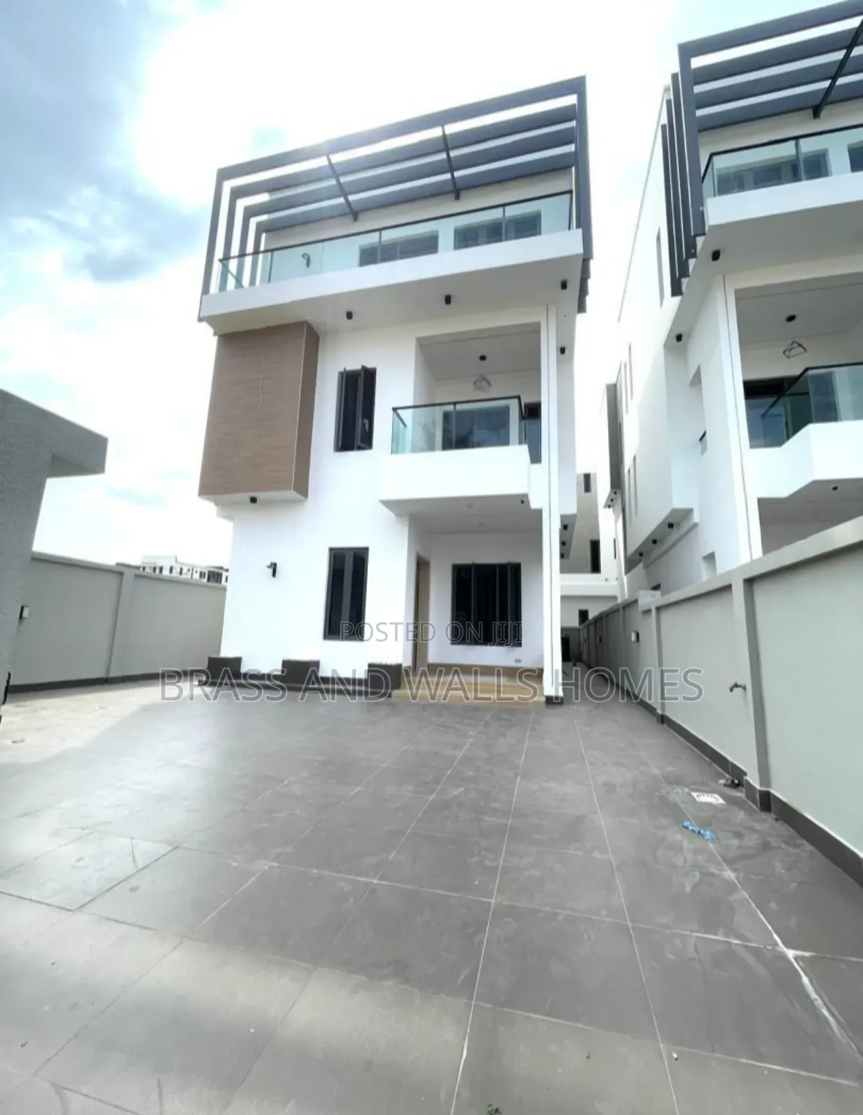 Furnished 5bdrm Duplex in Lekki Phase 1 for sale