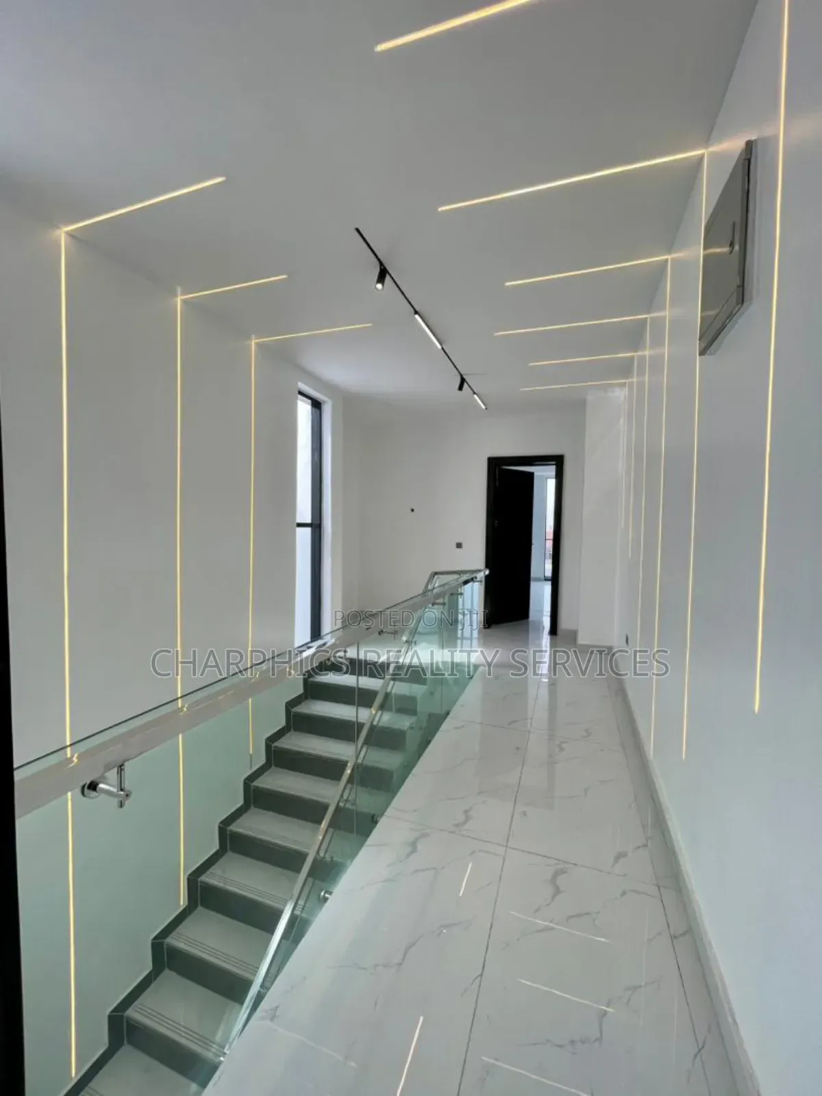 5bdrm Duplex in Lekki Phase 1 for sale