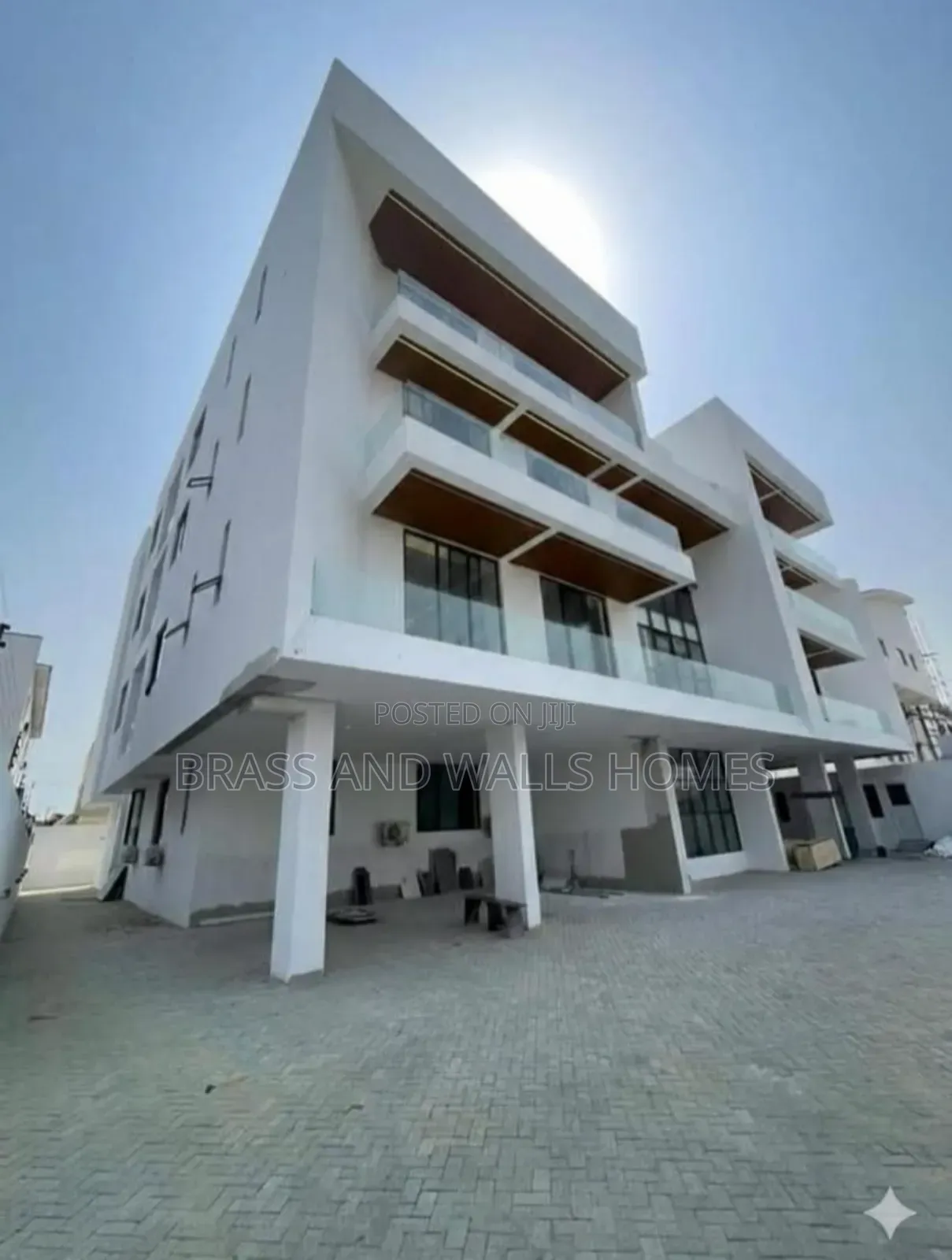 Furnished 2bdrm Apartment in Lekki Phase 1 for sale