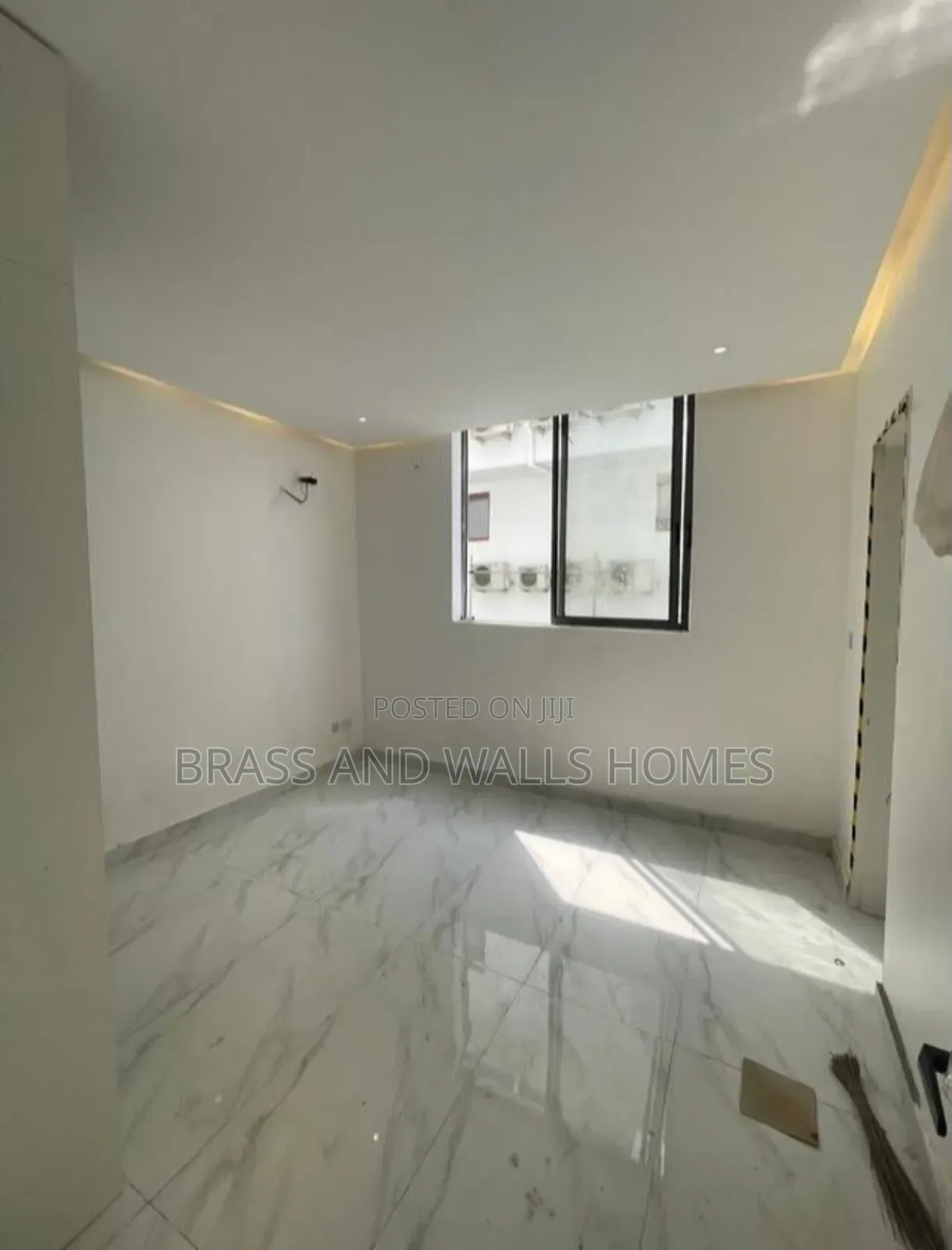 Furnished 2bdrm Apartment in Lekki Phase 1 for sale