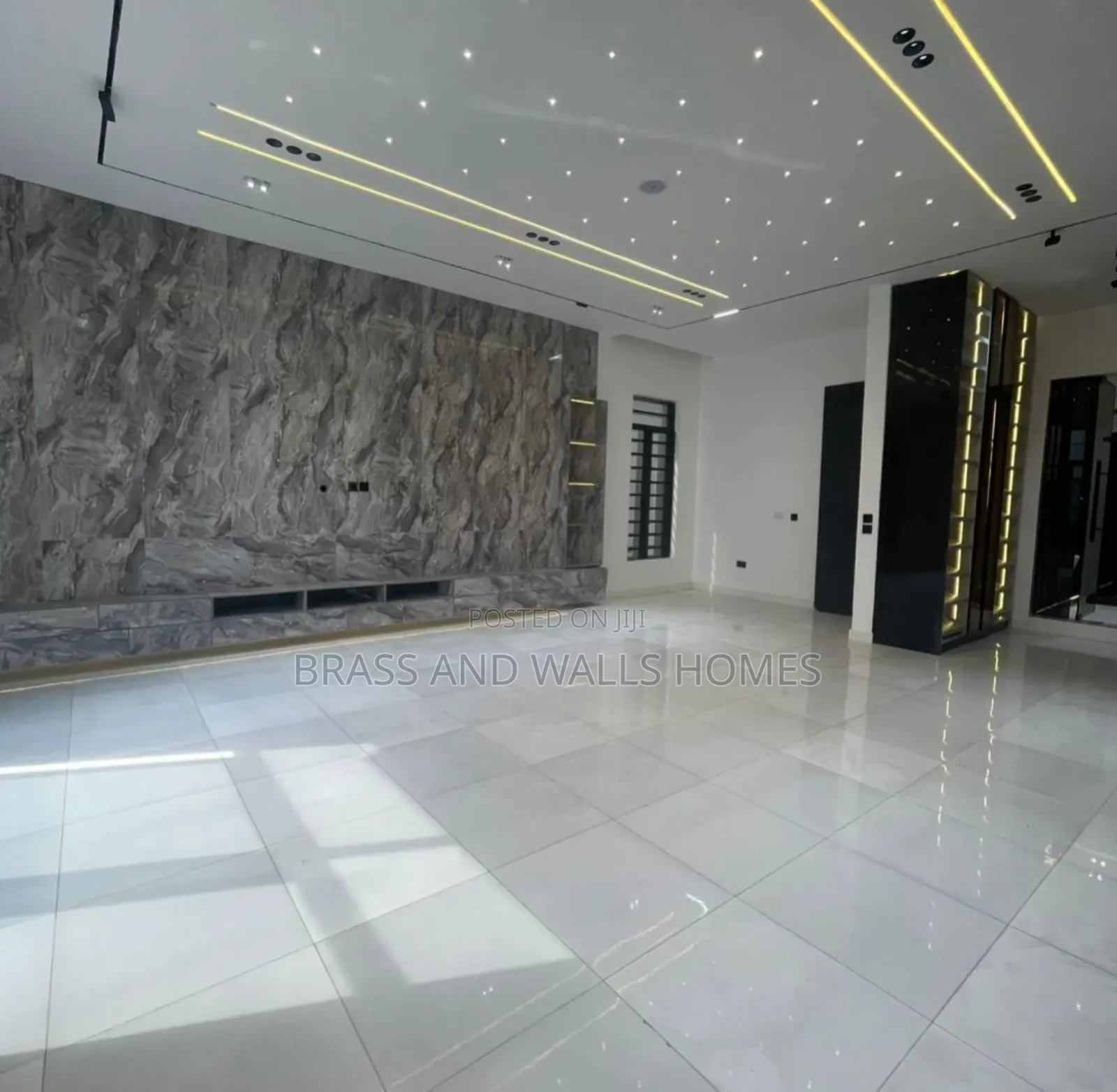 Furnished 5bdrm Duplex in Chevron for sale