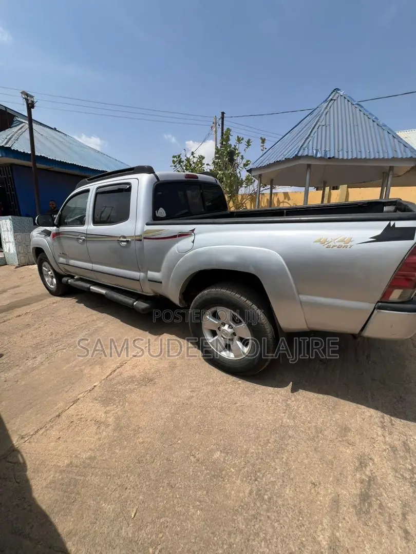 Toyota Tacoma 2008 Silver