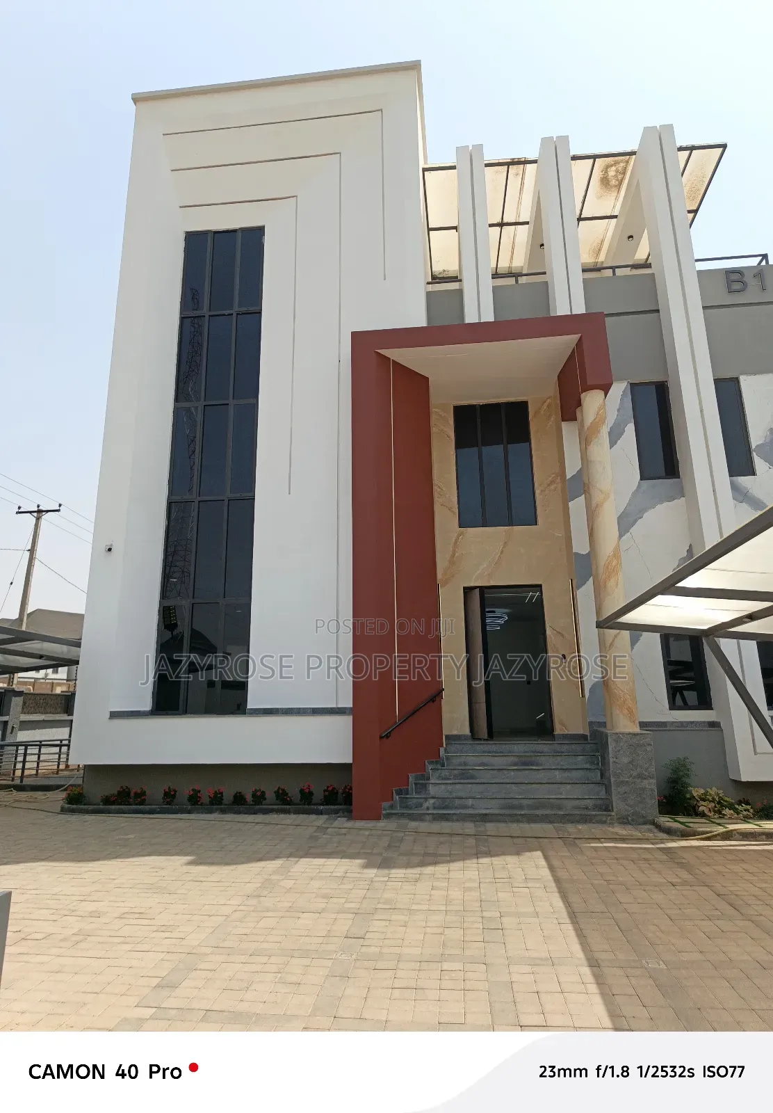 6bdrm Duplex in Guzape District for sale