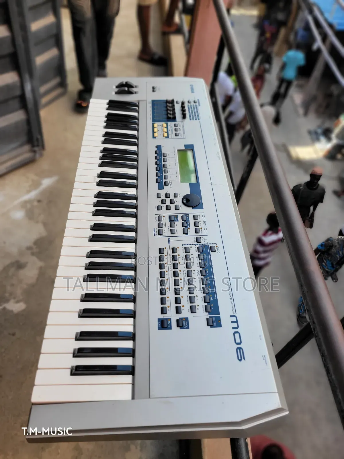 Yamaha Mo6