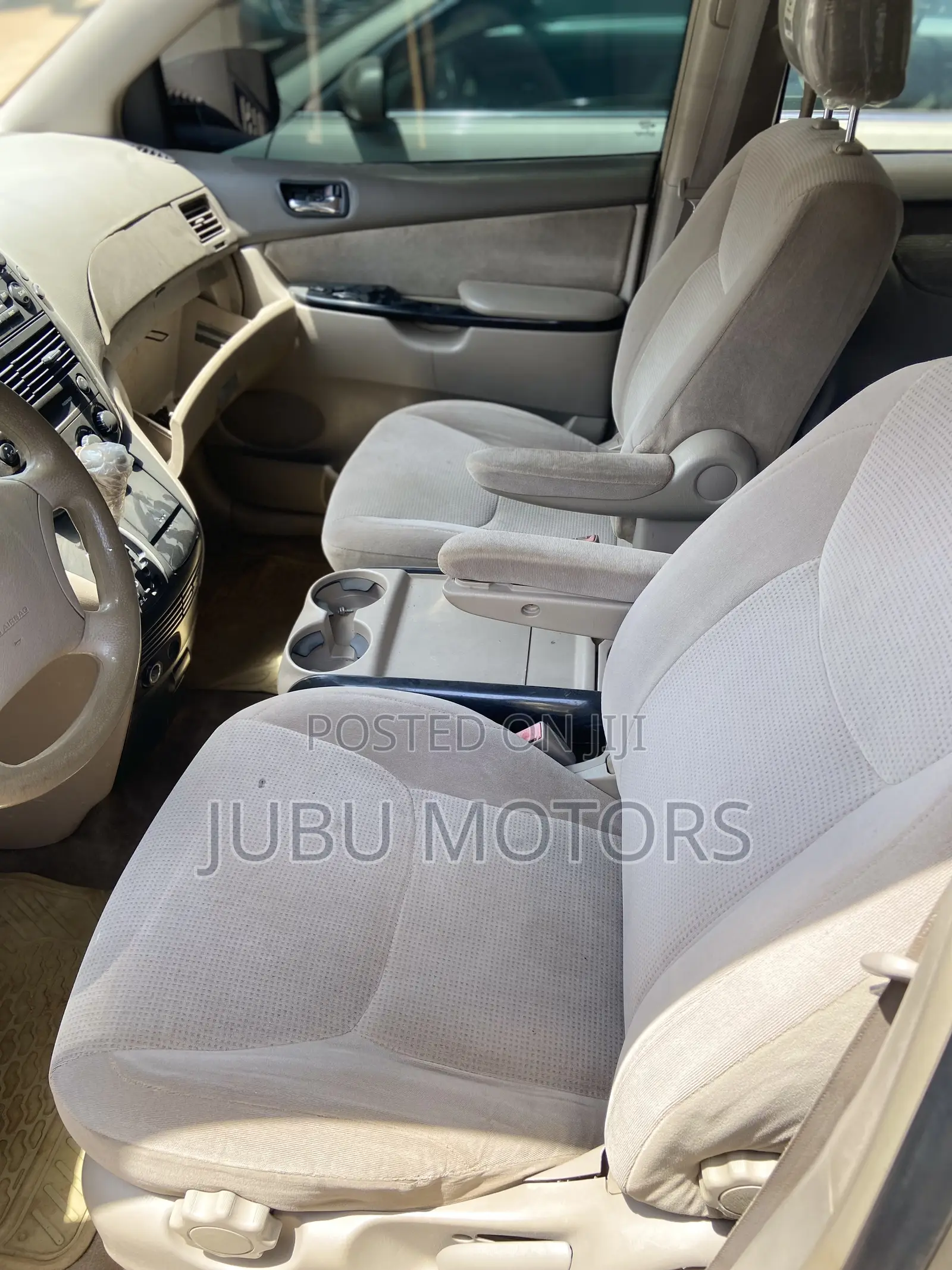 Toyota Sienna LE AWD (3.3L V6 5A) 2004 Gold