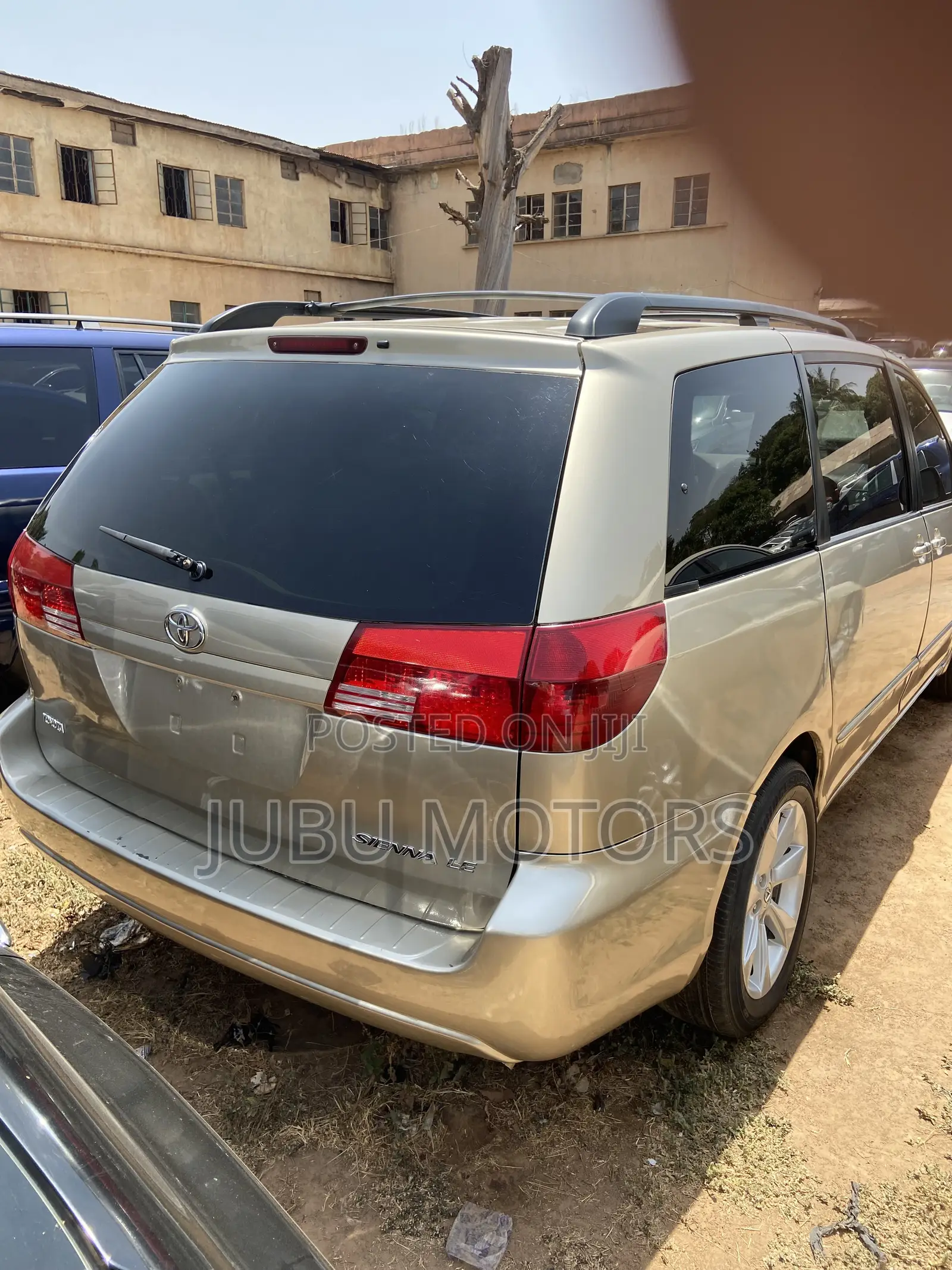 Toyota Sienna LE AWD (3.3L V6 5A) 2004 Gold