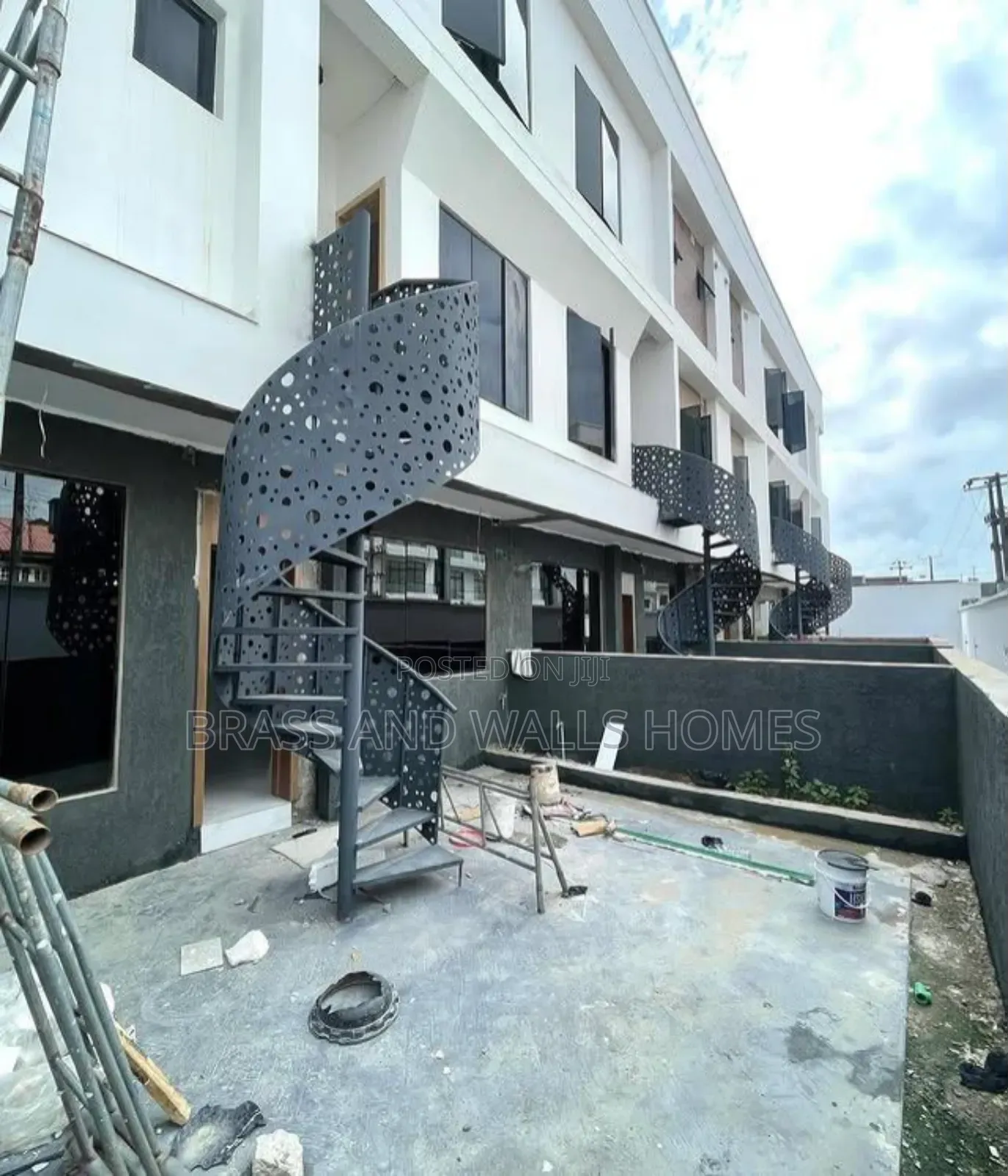 Furnished 4bdrm Duplex in Lekki Phase 1 for sale