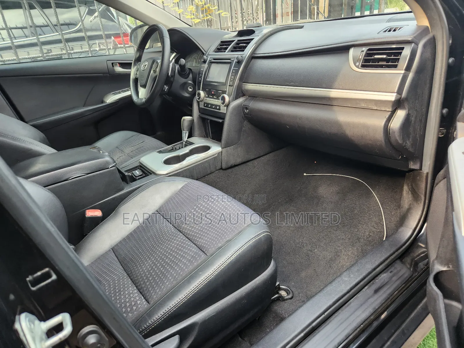 Toyota Camry SE 4dr Sedan (2.5L 4cyl 6A) 2012 Black