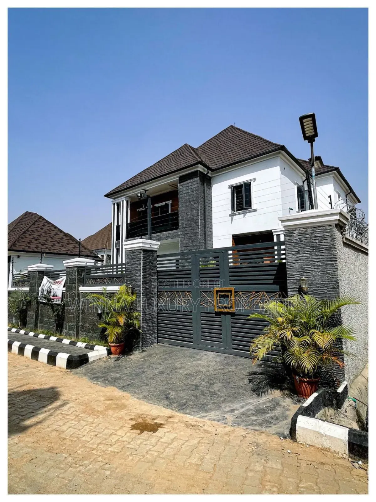 4bdrm Duplex in Summit Estate, Lugbe District for sale
