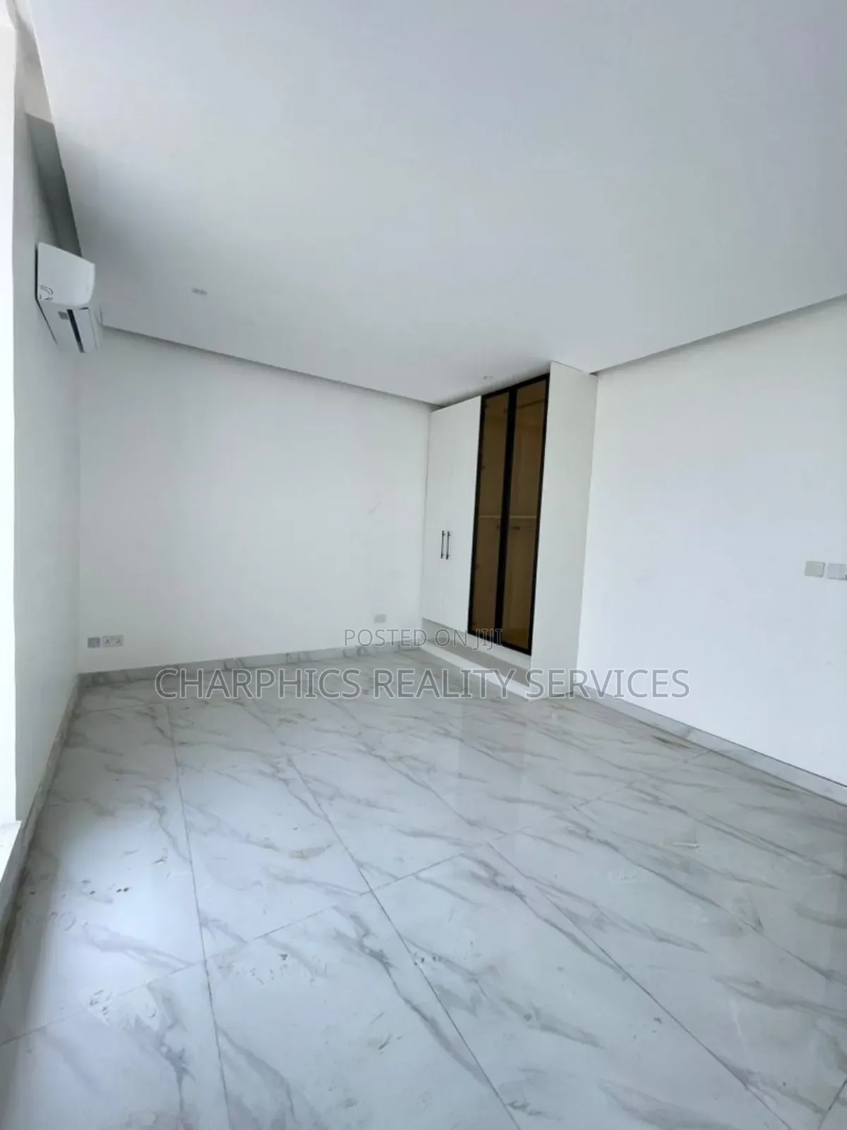 2bdrm Apartment in Lekki Phase 1 for sale