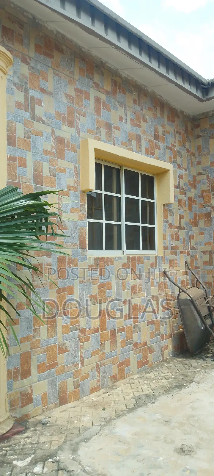 Furnished 3bdrm House in Agbado for sale