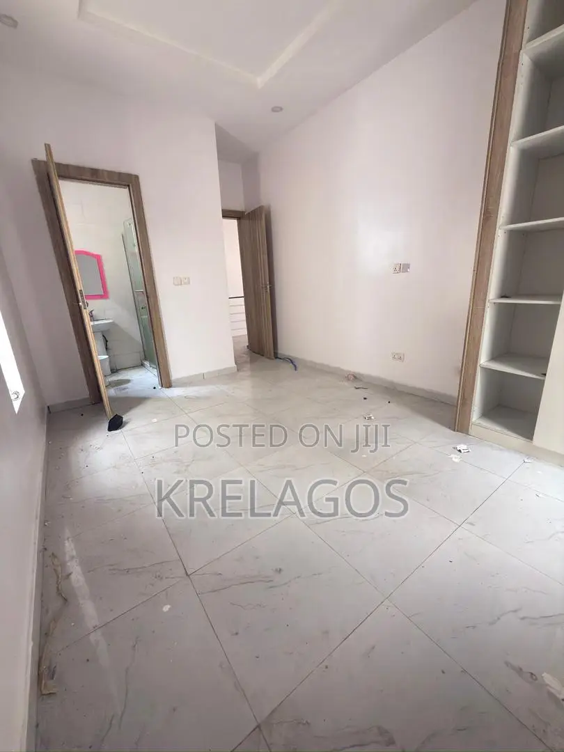 4bdrm Duplex in Ikota for rent