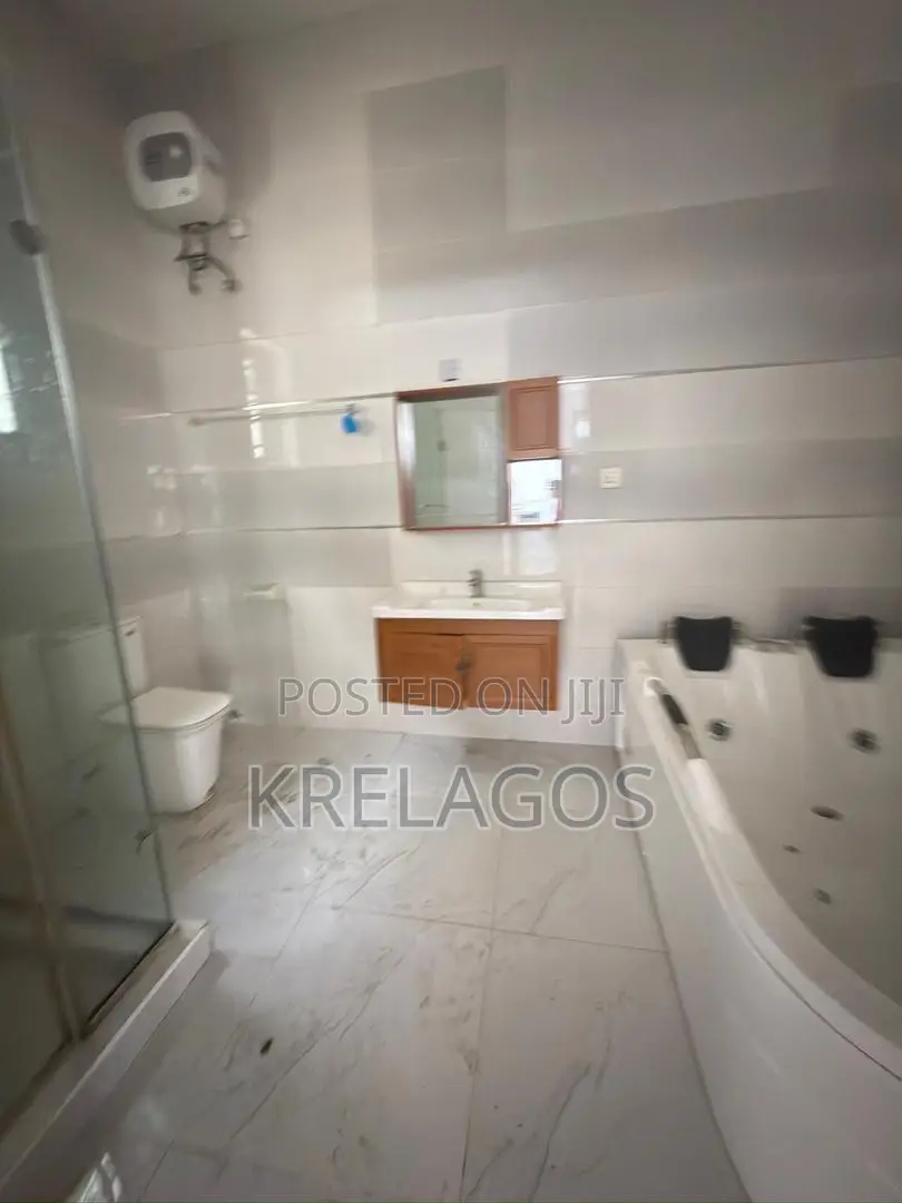 4bdrm Duplex in Ikota for rent
