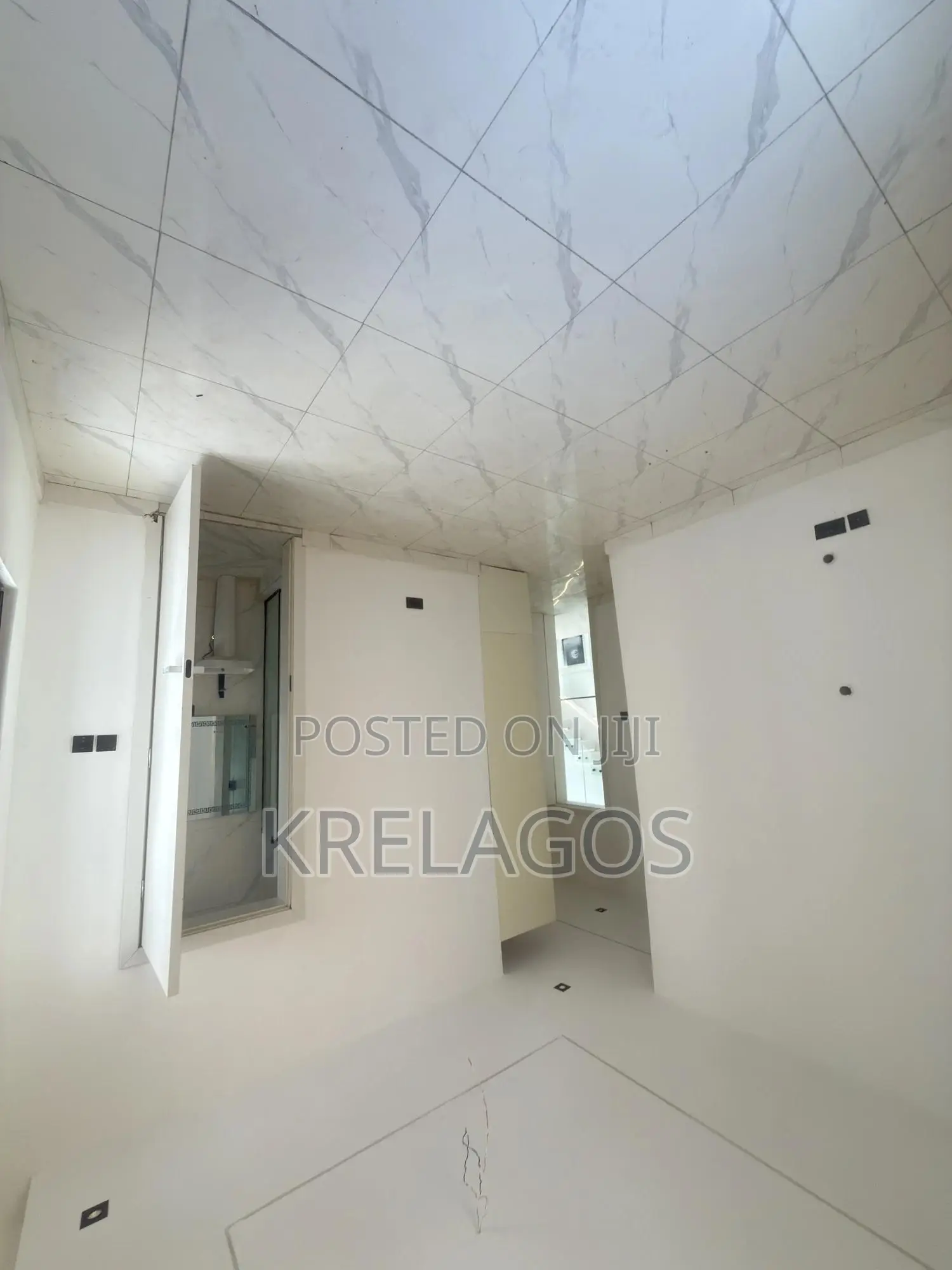 5bdrm Duplex in Ikota for sale