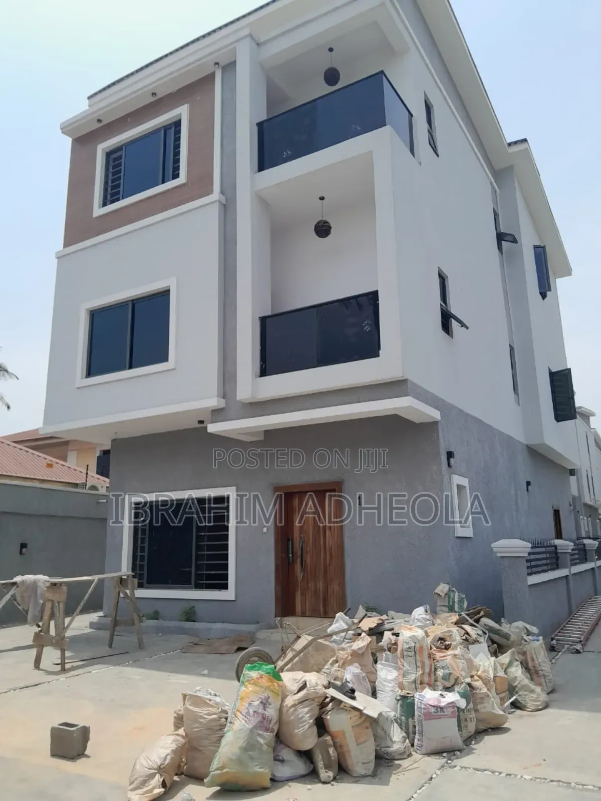 5bdrm Duplex in Shonibare Estate for rent