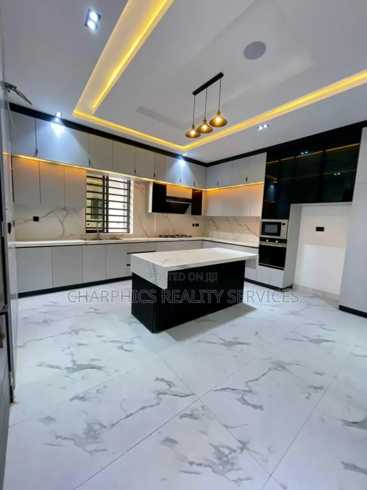 5bdrm Duplex in Lekki for sale