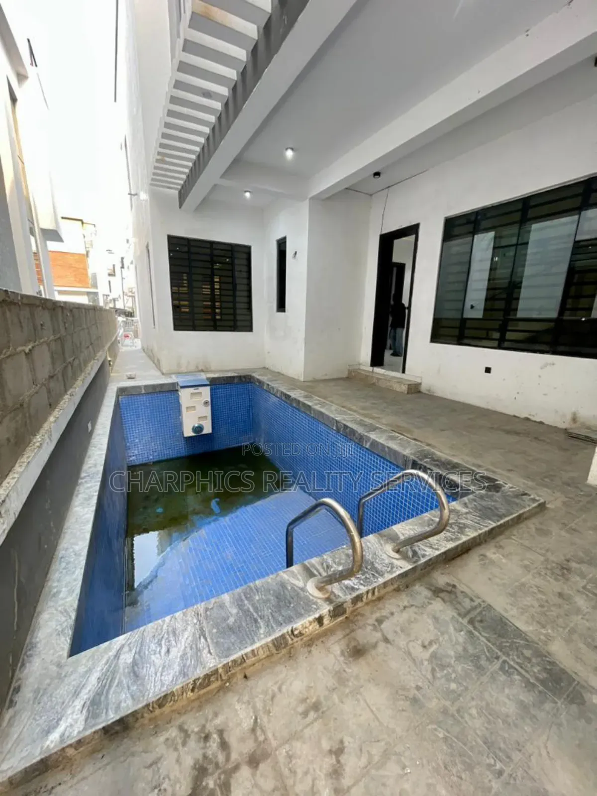 5bdrm Duplex in Lekki for sale