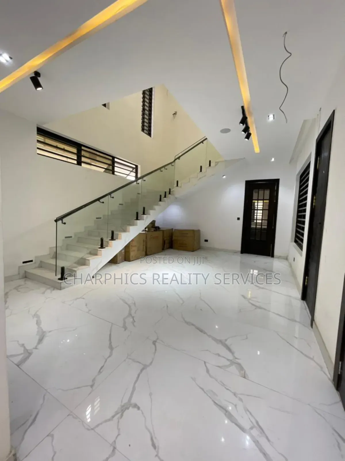 5bdrm Duplex in Lekki for sale